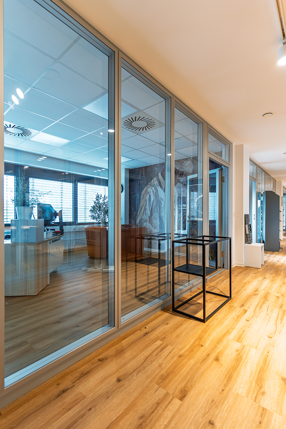 Büroglastrennwand mit Tür 